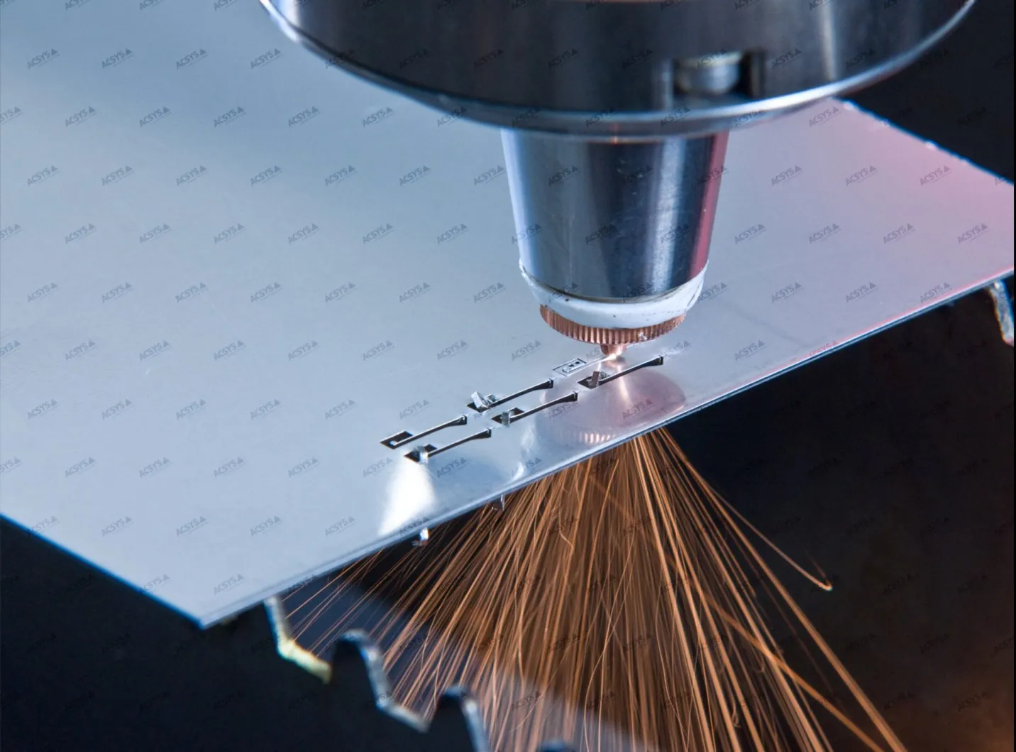 Công nghệ khắc laser mang lại độ chính xác cao, giúp tạo ra những chi tiết tinh xảo trên nhiều loại vật liệu khác nhau Công nghệ khắc laser mang lại độ chính xác cao, giúp tạo ra những chi tiết tinh xảo trên nhiều loại vật liệu khác nhau