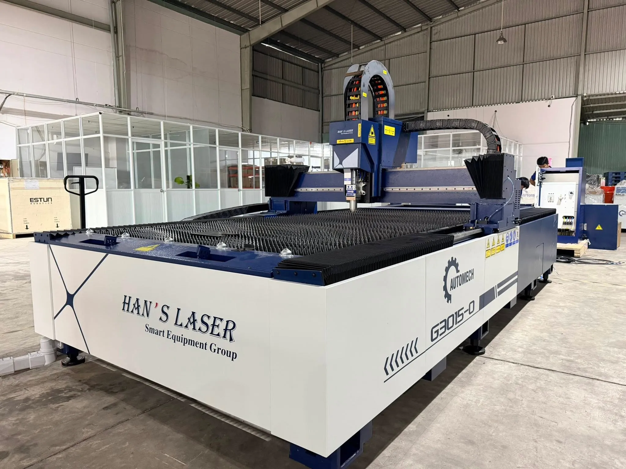 Mỗi loại vật liệu sẽ cần sử dụng các máy cắt CNC khác nhau Mỗi loại vật liệu sẽ cần sử dụng các máy cắt CNC khác nhau
