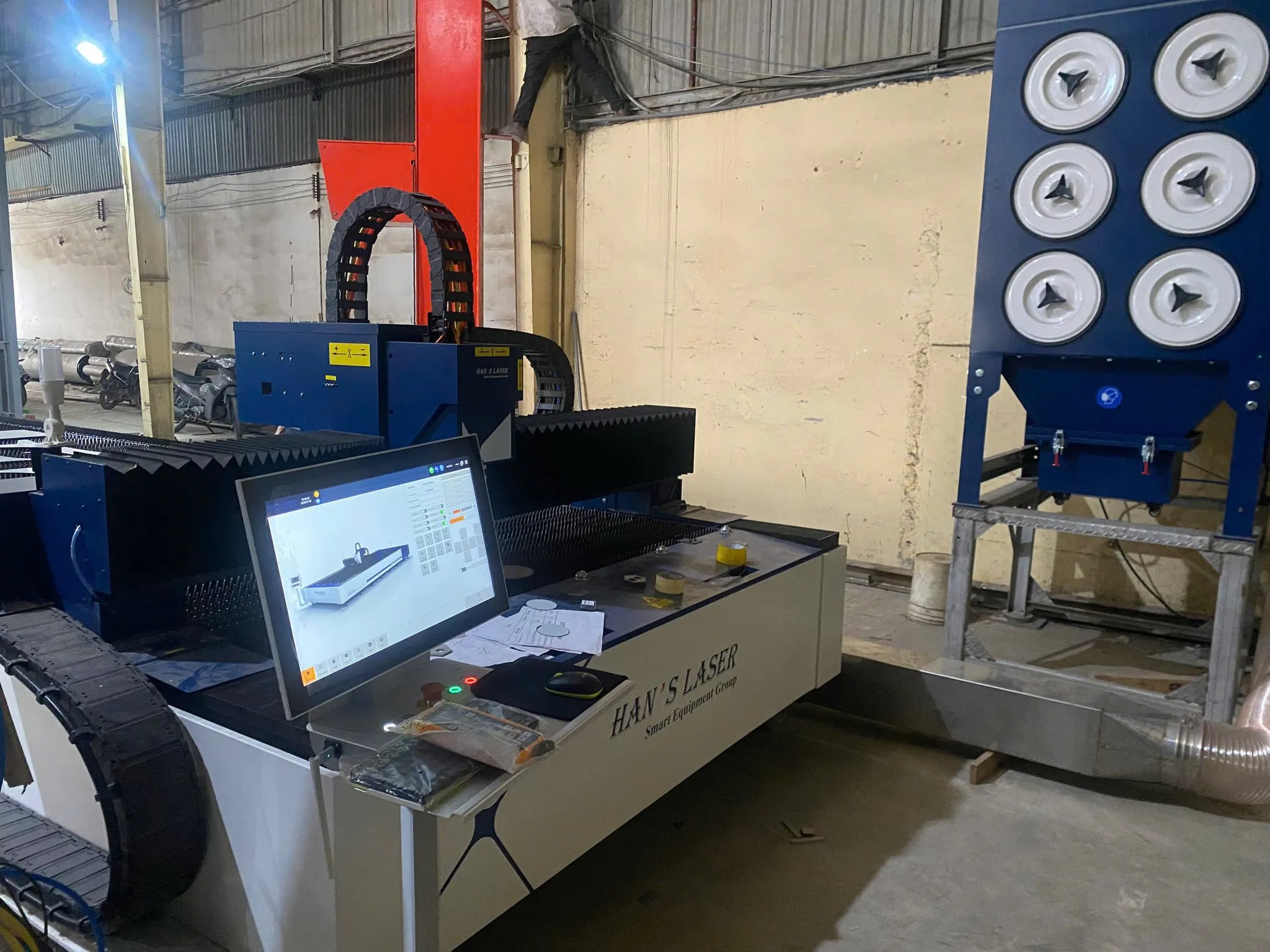 Máy cắt CNC laser cho chi tiết sản phẩm chính xác Máy cắt CNC laser cho chi tiết sản phẩm chính xác