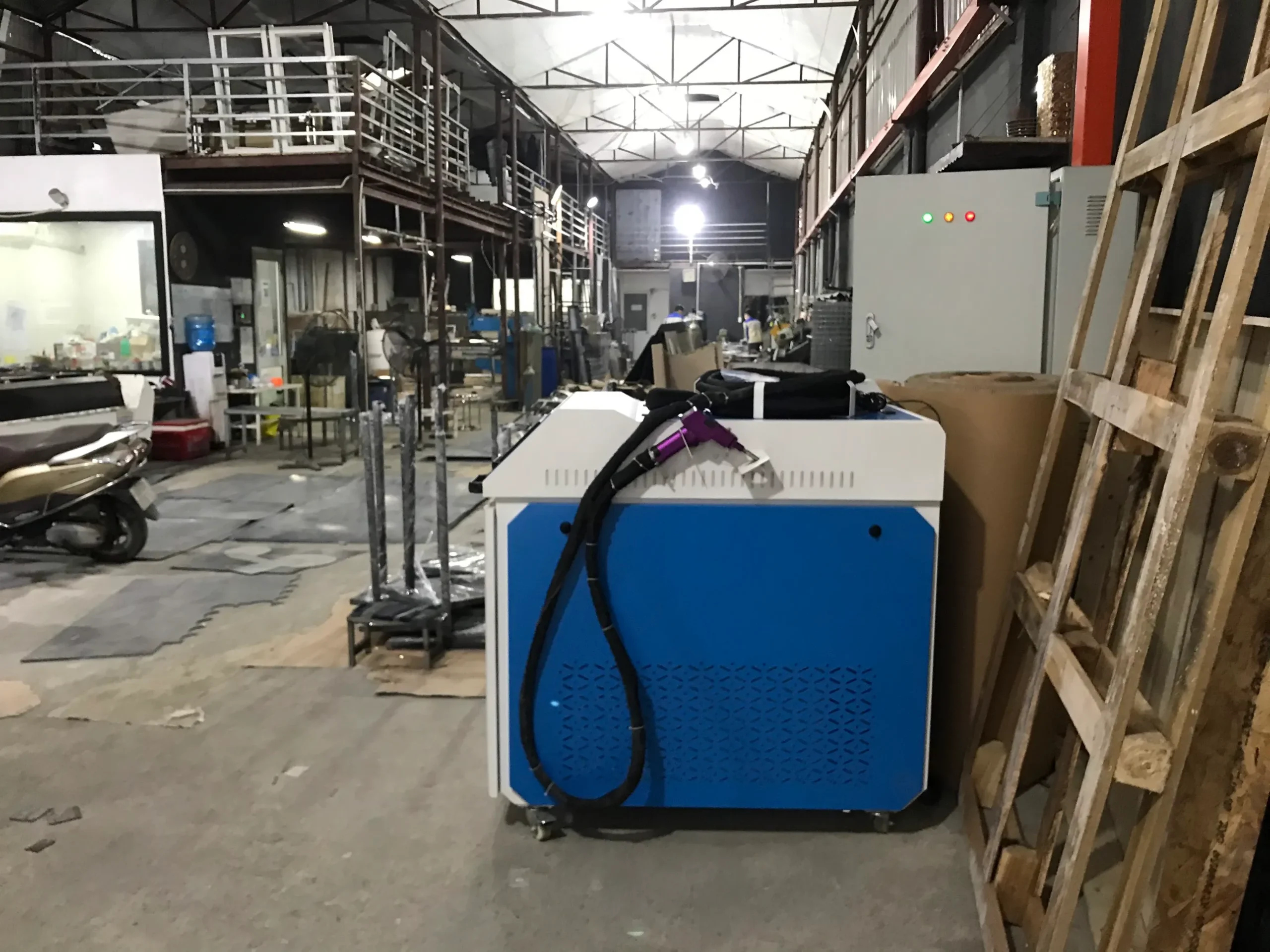 Nhiều xưởng sản xuất ứng dụng máy hàn laser rất phổ biến Nhiều xưởng sản xuất ứng dụng máy hàn laser rất phổ biến