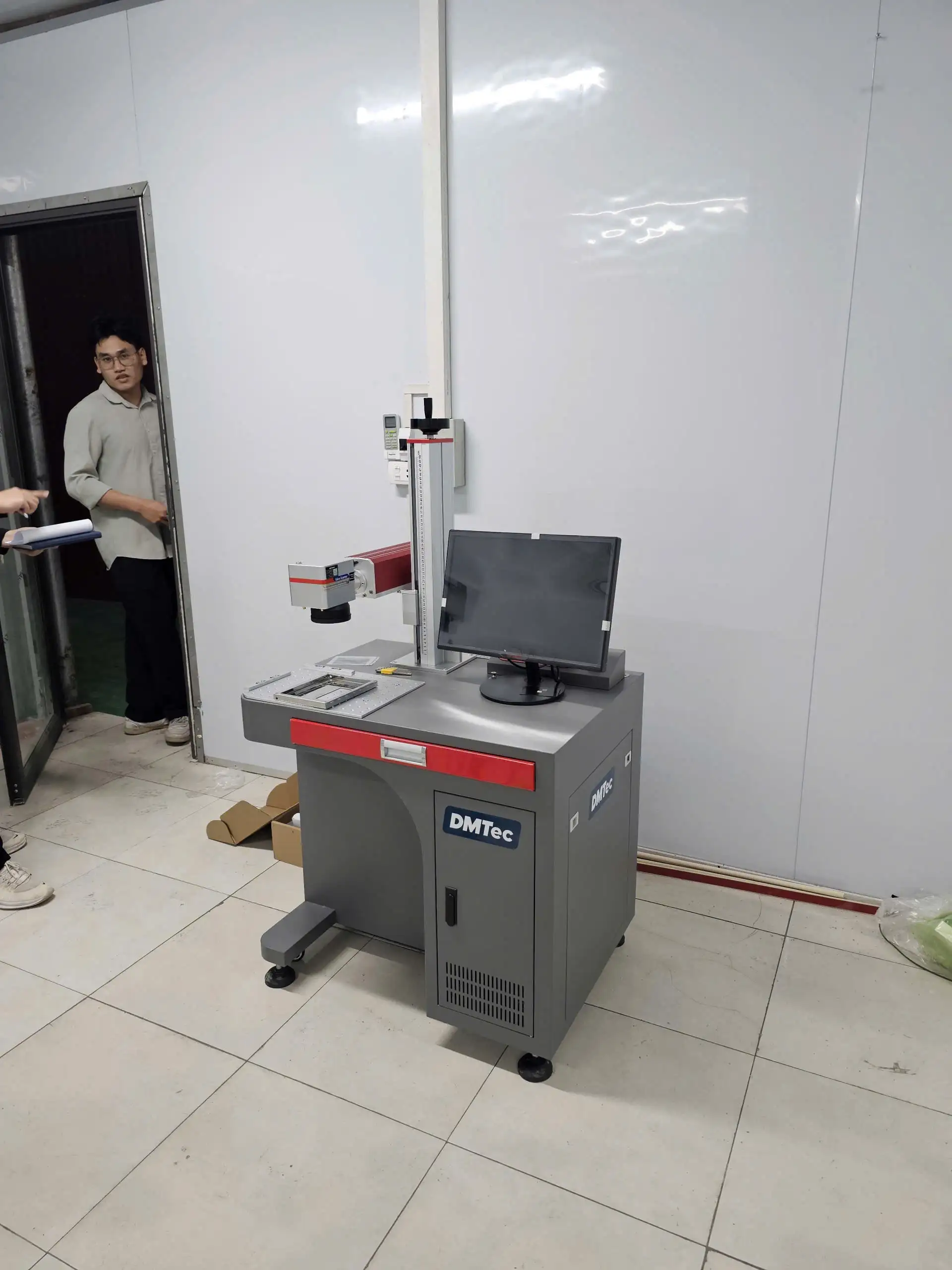 Máy Fiber cũ thường có giá trị cao và giữ giá tốt hơn máy CO2.