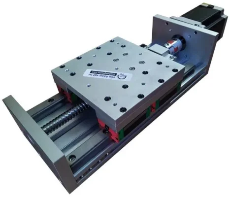 Máy phay trục đứng bàn trượt giúp di chuyển phôi ổn định và chính xác hơn Máy phay trục đứng bàn trượt giúp di chuyển phôi ổn định và chính xác hơn