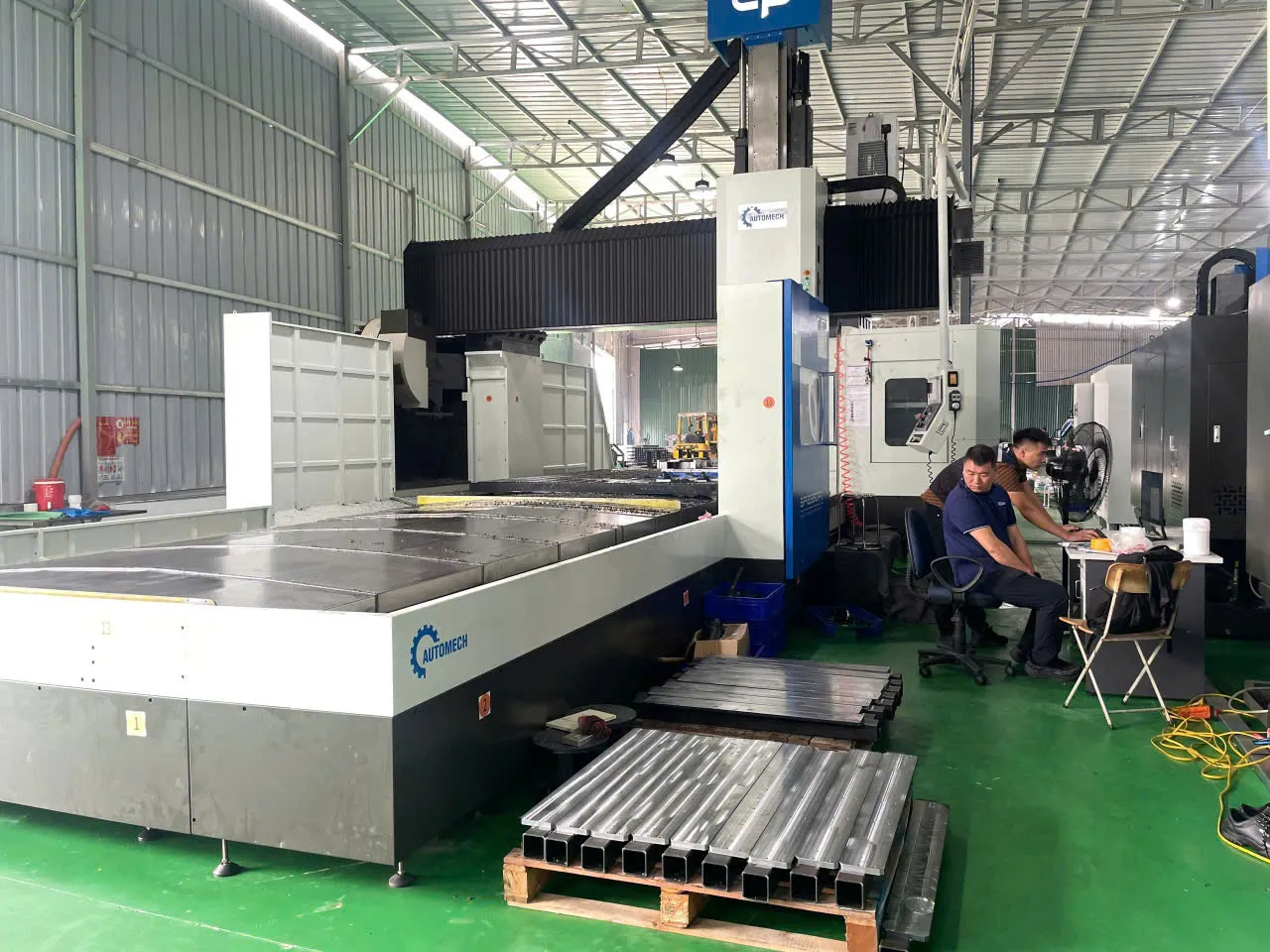 Gia công phay giường tạo khuôn mẫu và đồ gá có độ chính xác đáp ứng tiêu chuẩn kỹ thuật. Gia công phay giường tạo khuôn mẫu và đồ gá có độ chính xác đáp ứng tiêu chuẩn kỹ thuật.