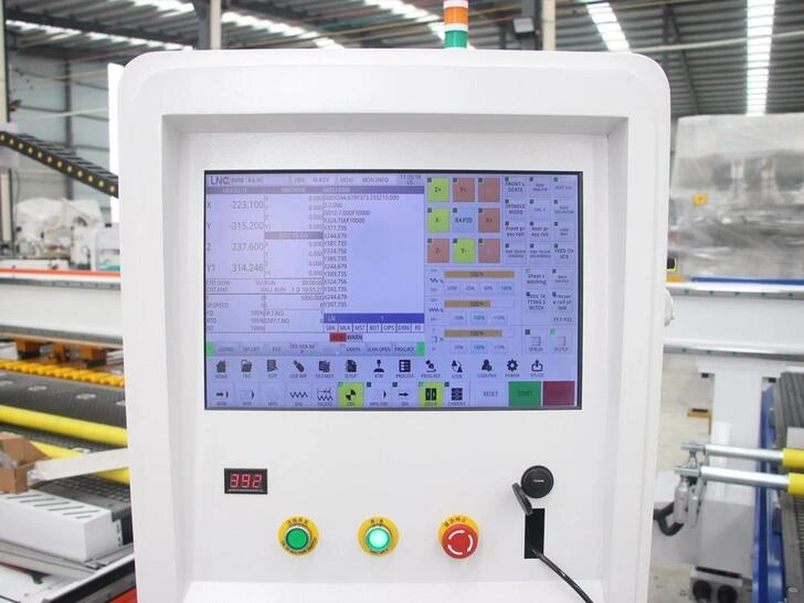 Cụm trục chính, bàn máy và hệ điều khiển CNC Cụm trục chính, bàn máy và hệ điều khiển CNC