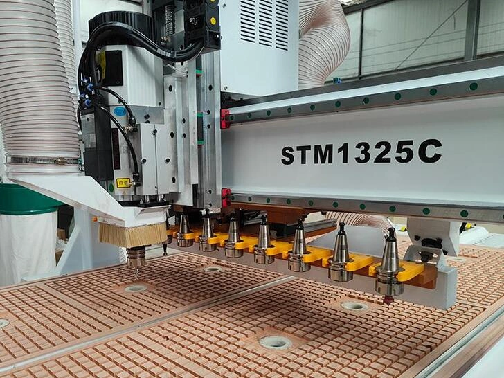 So sánh cấu hình CNC 1 đầu với máy nhiều đầu và ATC So sánh cấu hình CNC 1 đầu với máy nhiều đầu và ATC