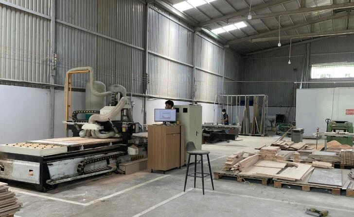 Máy CNC 1 đầu với hệ thống bàn máy và cụm trục chính Máy CNC 1 đầu với hệ thống bàn máy và cụm trục chính