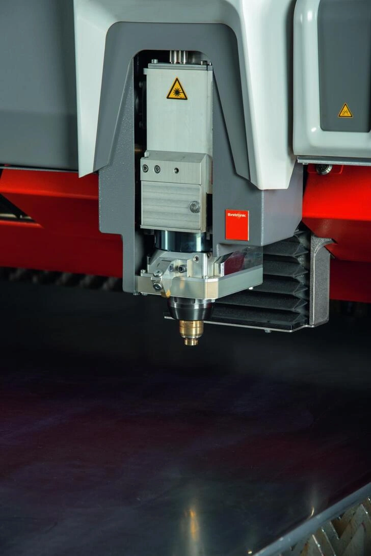 Cụm đầu cắt thông minh trên máy Bystronic 3015 Laser