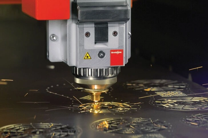 Cắt chi tiết cơ khí chính xác bằng máy Bystronic 3015 Laser