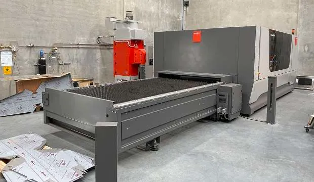 Máy chấn CNC Bystronic Xpert Pro 150 trang bị hệ thống đo góc laser LAMS, chuẩn hóa khâu tạo hình chi tiết trong line sản xuất.