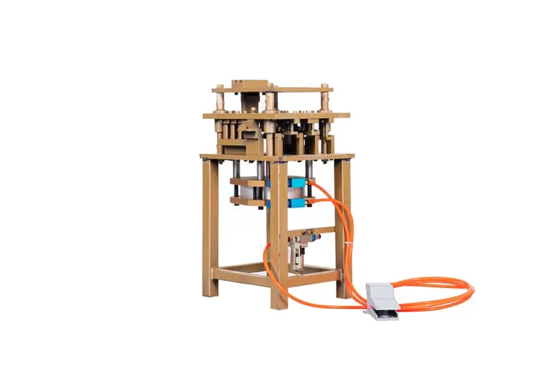 Máy đột dập 19 dao gia công nhôm Xingfa