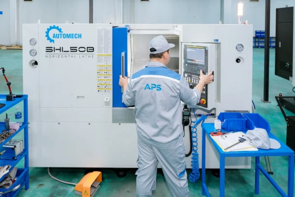 Với khả năng gia công ổn định, Máy tiện CNC phù hợp cho nhiều nhu cầu sản xuất từ đơn chiếc đến sản xuất hàng loạt Với khả năng gia công ổn định, Máy tiện CNC phù hợp cho nhiều nhu cầu sản xuất từ đơn chiếc đến sản xuất hàng loạt
