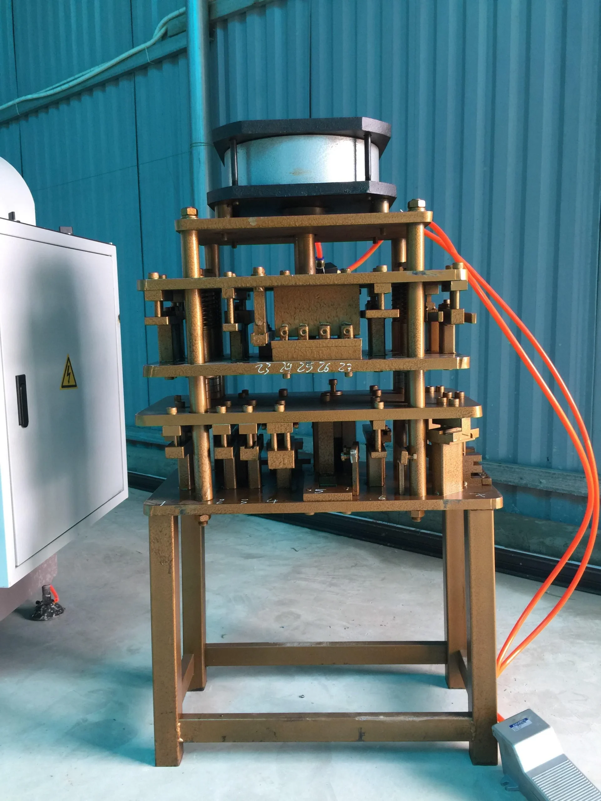 Máy đột dập 19 dao phổ biến với mức giá hợp lí