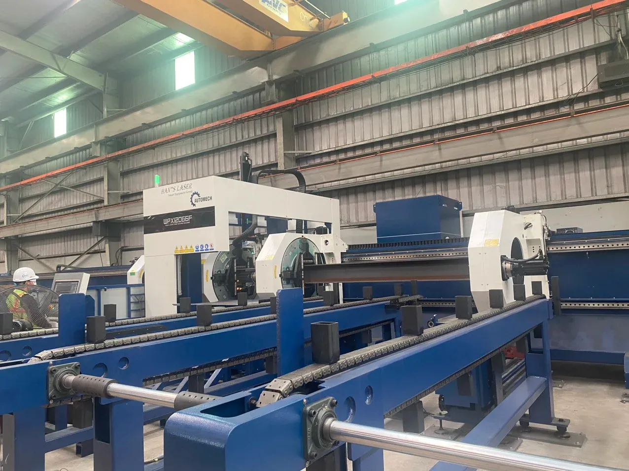 Máy cắt ống laser gia công ống kim loại với độ chính xác cao, đáp ứng yêu cầu kỹ thuật khắt khe Máy cắt ống laser gia công ống kim loại với độ chính xác cao, đáp ứng yêu cầu kỹ thuật khắt khe