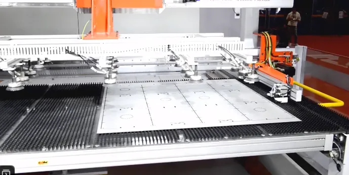 Máy đột CNC có thể tích hợp với hệ thống cấp phôi và tự động hóa nhằm tối ưu quy trình gia công kim loại tấm Máy đột CNC có thể tích hợp với hệ thống cấp phôi và tự động hóa nhằm tối ưu quy trình gia công kim loại tấm